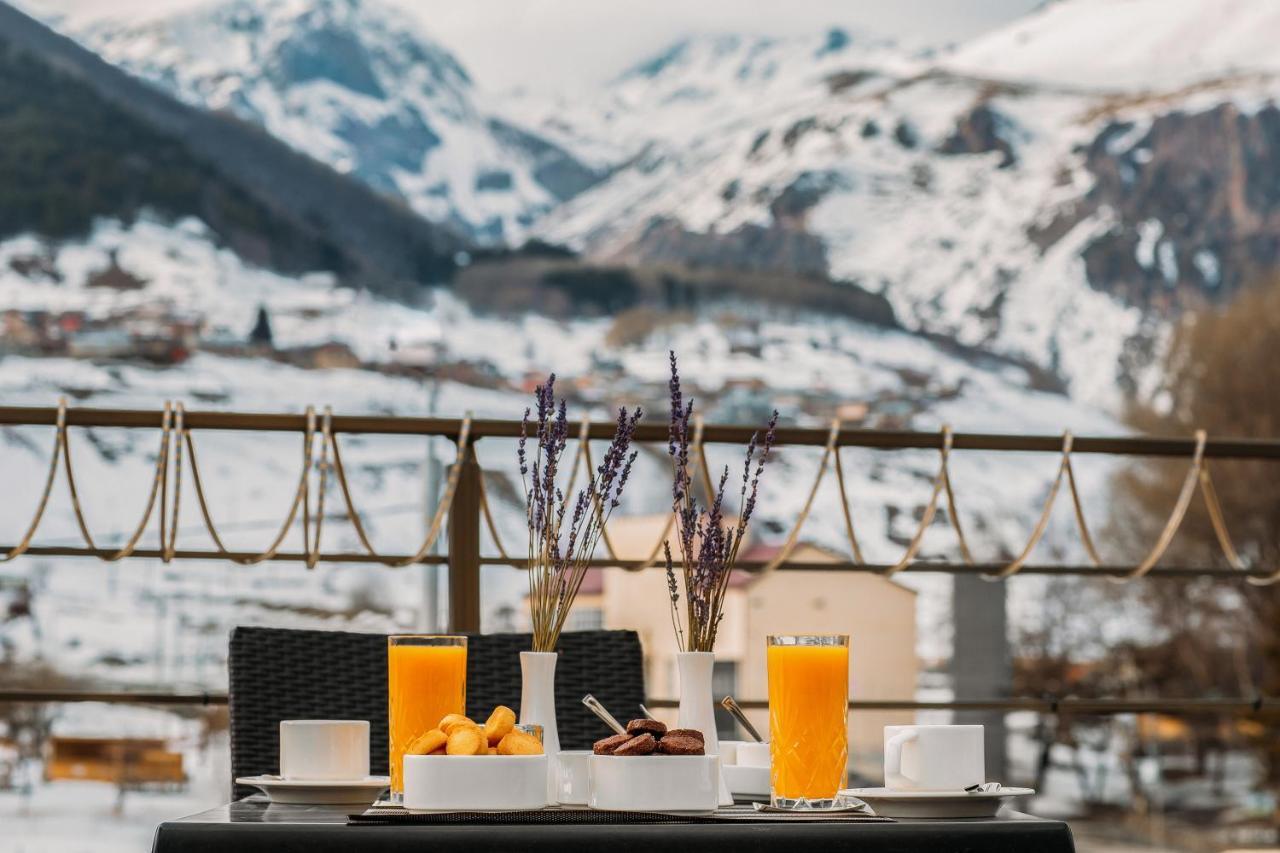Porta Caucasia Kazbegi エクステリア 写真
